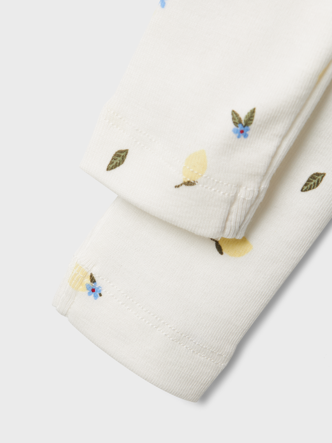 model_shot-front_full